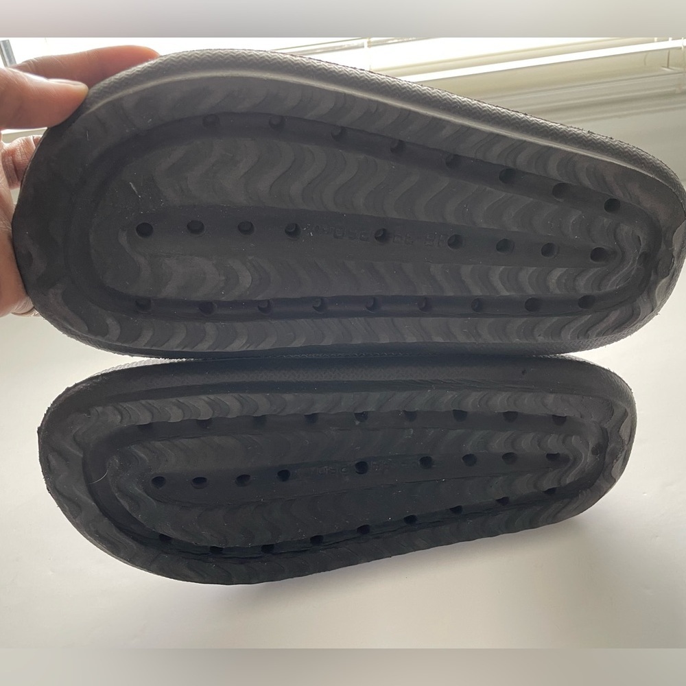 Woven Rubber Sleek Super Soft Sandals Size 38-39 - Picture 5 of 7